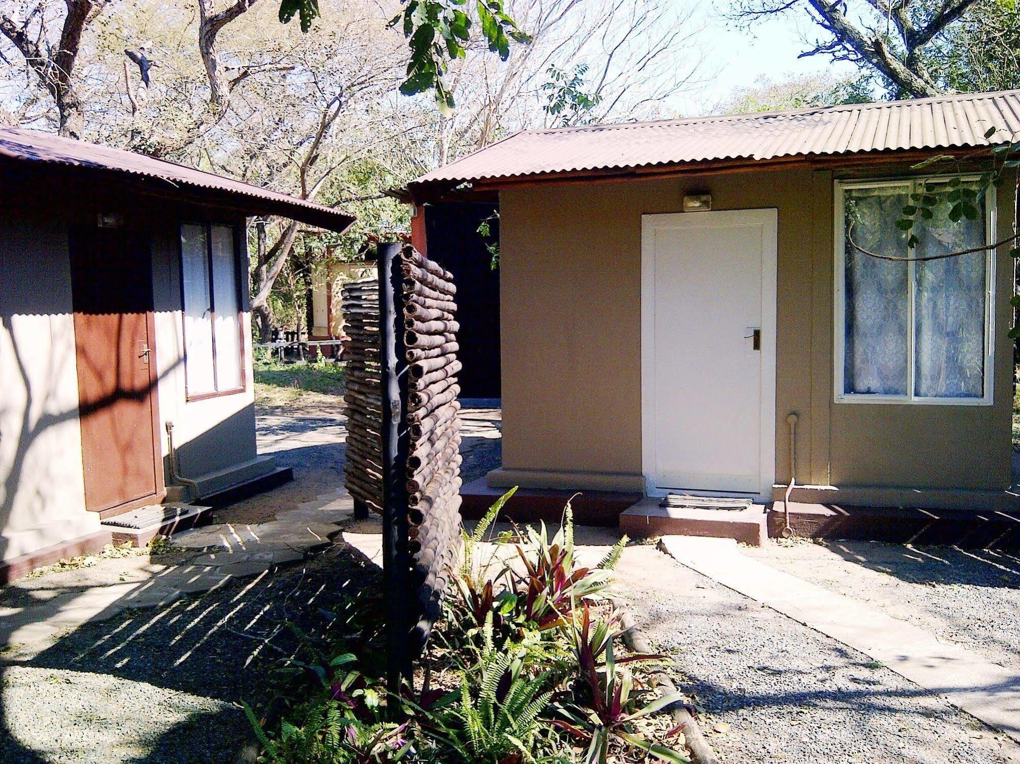 Isinkwe Backpackers Bushcamp Hotell Hluhluwe Eksteriør bilde